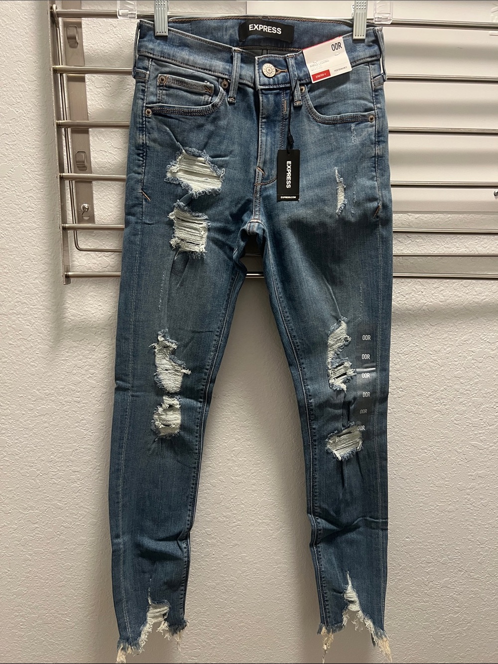 Express Men’s Blue Ripped Skinny Jeans